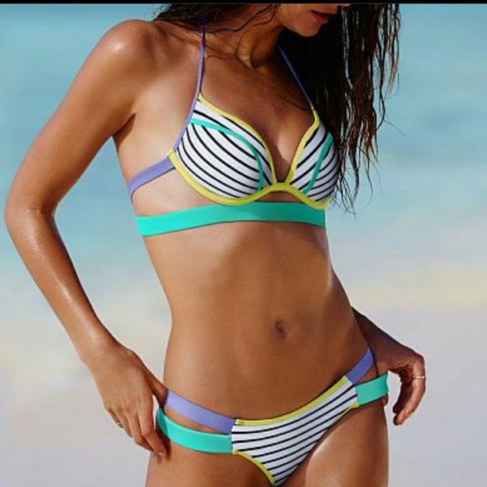 Victoria’s Secret Hottie Push Up Striped Halter Bikini Top Size 32D NWT